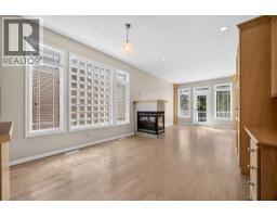 262 21 Avenue NE - photo 21