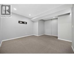 262 21 Avenue NE - photo 38
