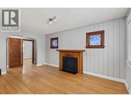 3pc Bathroom - 319 11 Avenue Ne, Calgary, AB T2H2C3 Photo 7