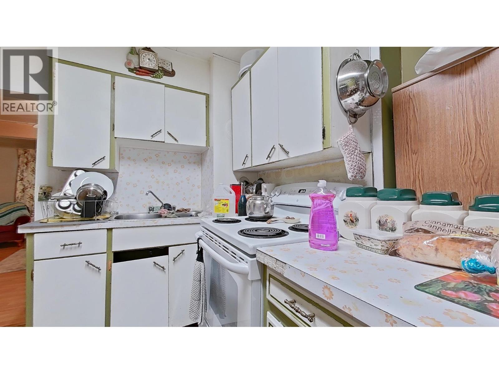 916 Cook Street - Image 29
