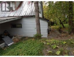 4pc Bathroom - 916 Cook Street, Creston, BC V0B1G3 Photo 10