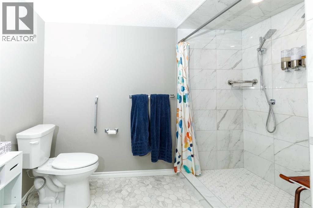 #206 56 Carroll Crescent - 18