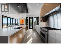 4799 Clovelly Walk, West Vancouver, BC V7W1H7 Photo 11