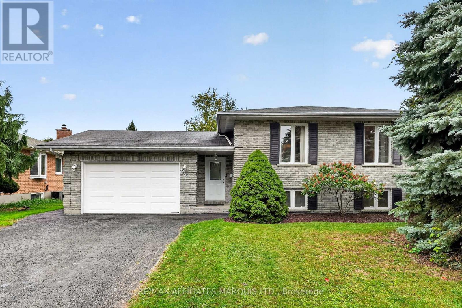828 CHELSEA CRESCENT, Cornwall