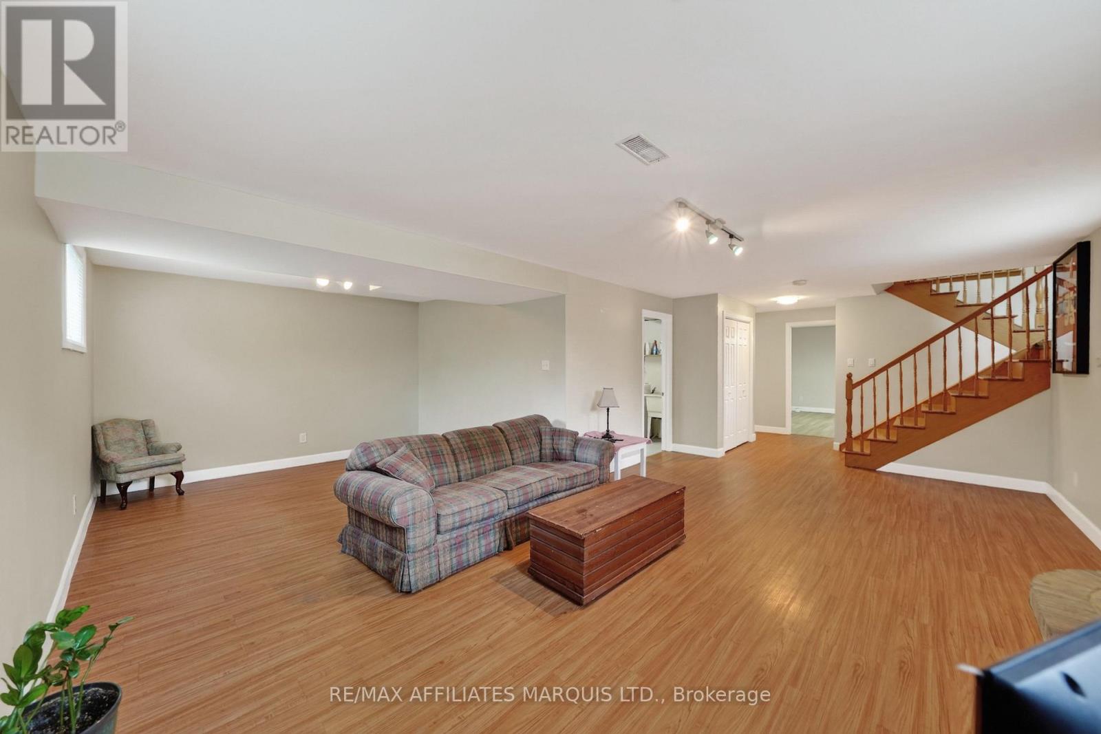 828 CHELSEA CRESCENT - Image 29