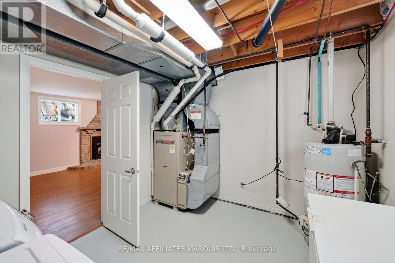 828 CHELSEA CRESCENT - Image 36
