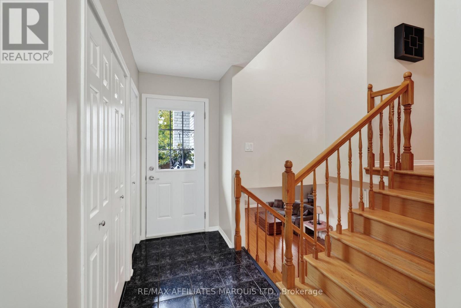 828 CHELSEA CRESCENT, Cornwall — photo 4