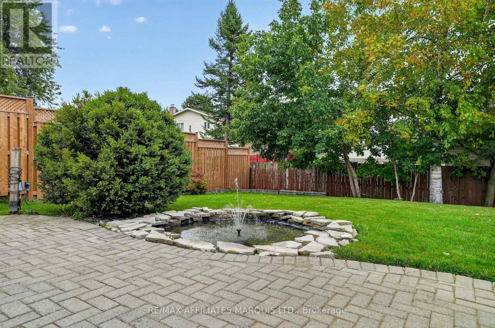 828 CHELSEA CRESCENT - 40