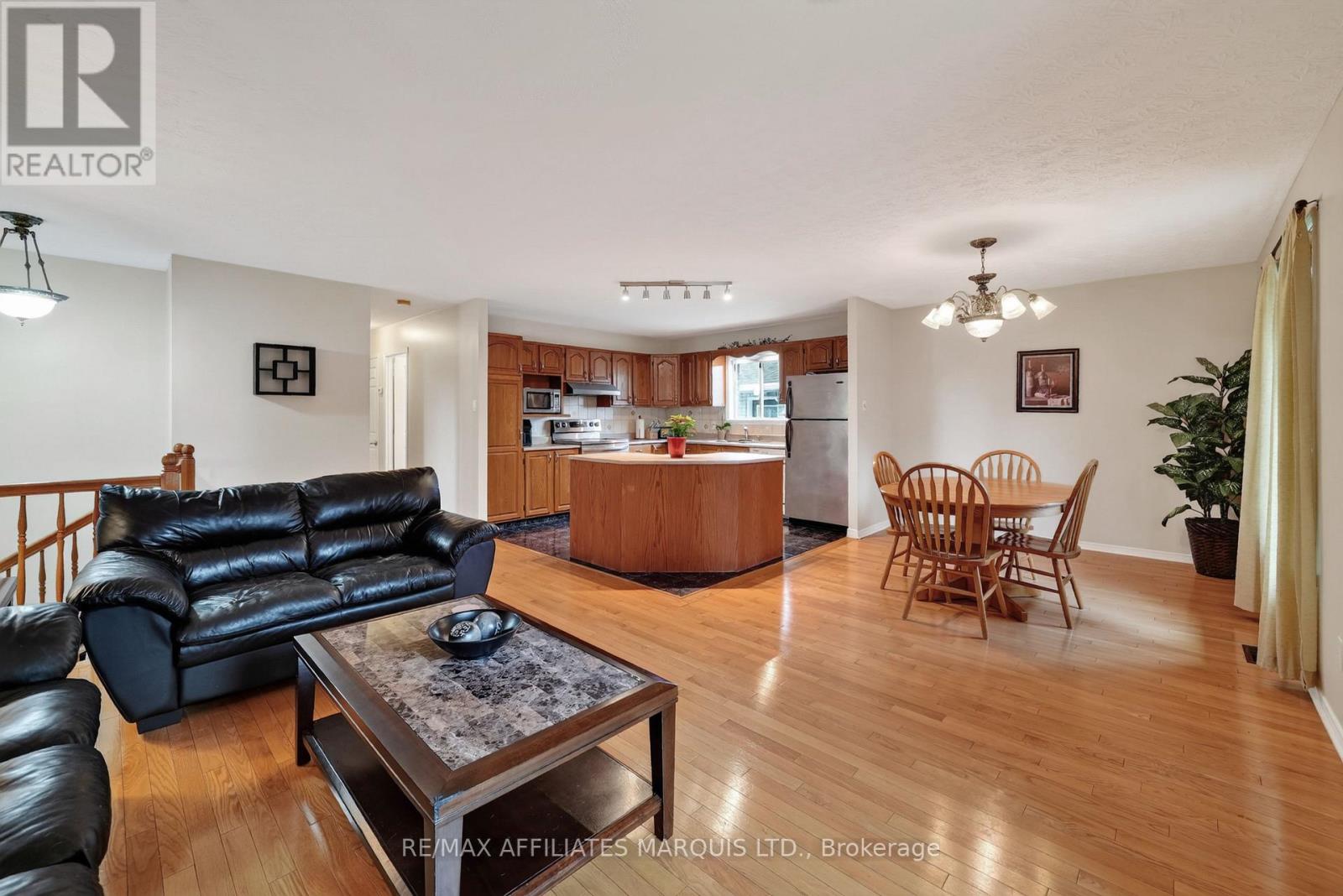 828 CHELSEA CRESCENT, Cornwall — photo 8