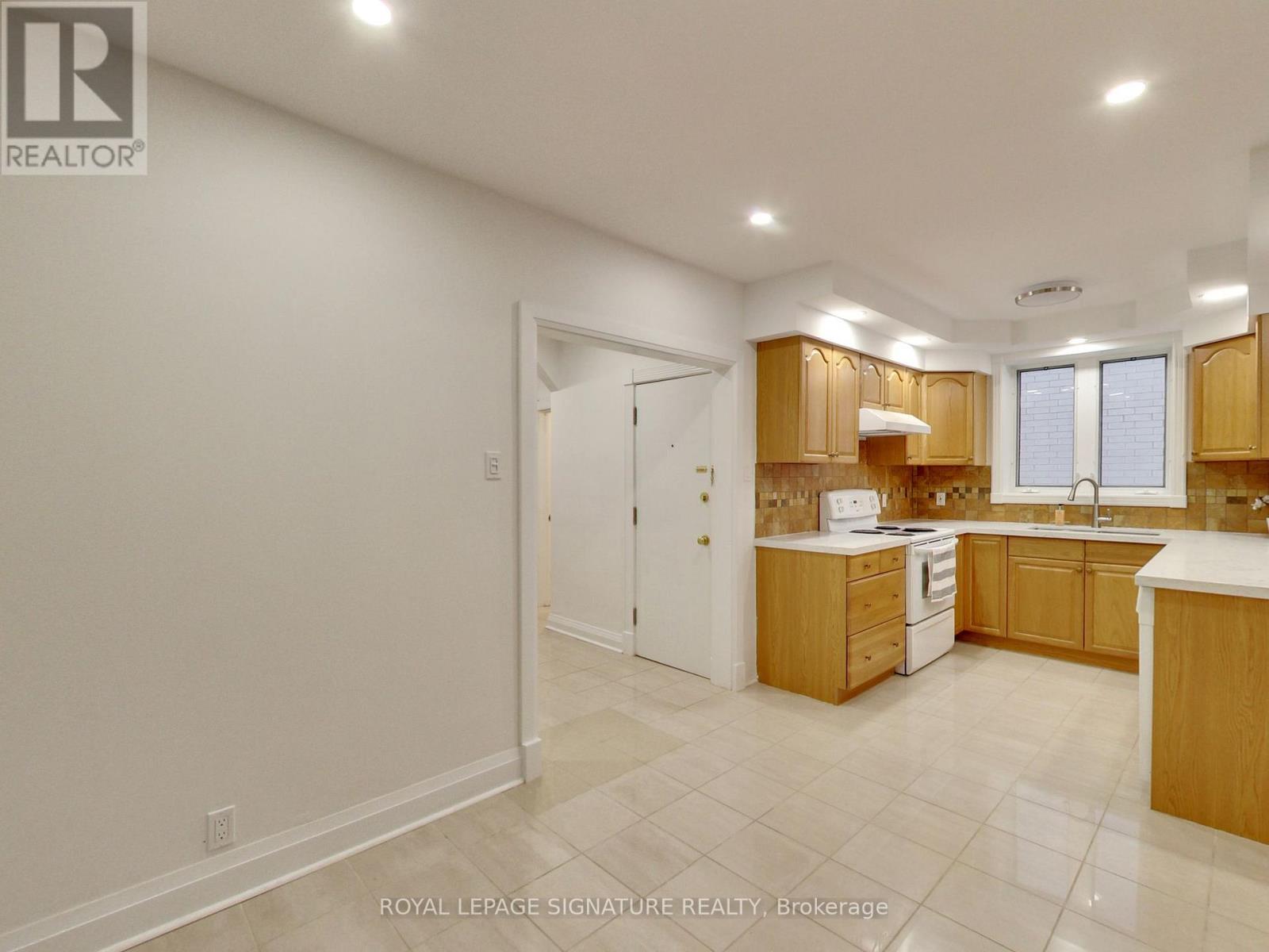 MAIN - 1691 BATHURST STREET, Toronto (Forest Hill South) — photo 8
