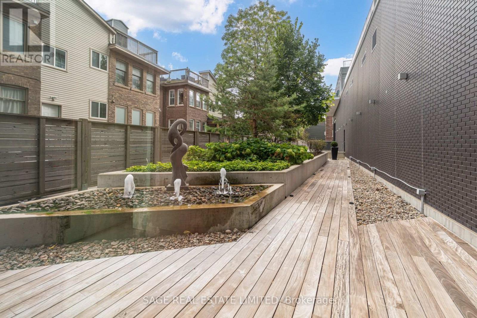 501 St Clair Avenue West — photo 30