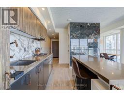 1902 - 501 St Clair Avenue W, Toronto, ON M5P0A2 Photo 9