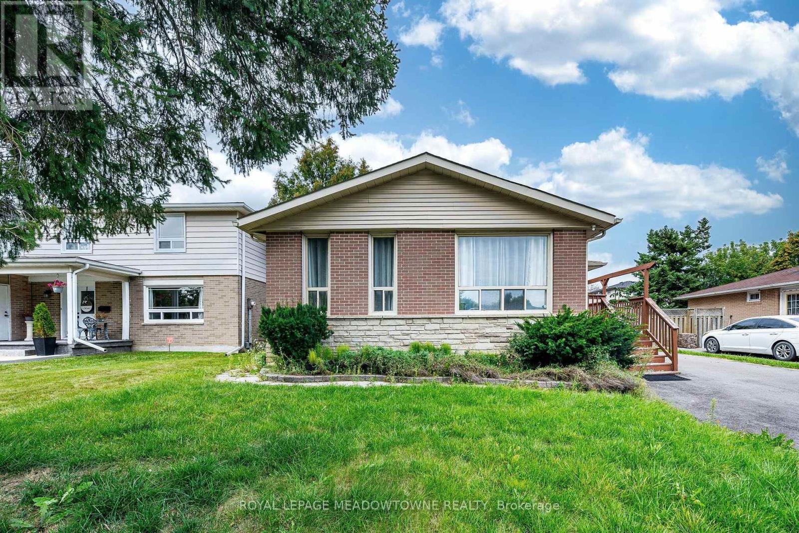 46 Reigate Avenue, Brampton, ON photo 2