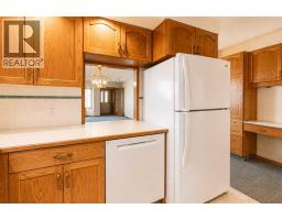 28 Dale Close, Red Deer, AB T4R2L4 Photo 12