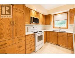 28 Dale Close, Red Deer, AB T4R2L4 Photo 10