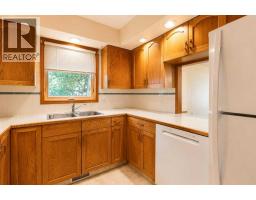 28 Dale Close, Red Deer, AB T4R2L4 Photo 13