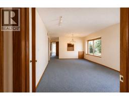 28 Dale Close, Red Deer, AB T4R2L4 Photo 9