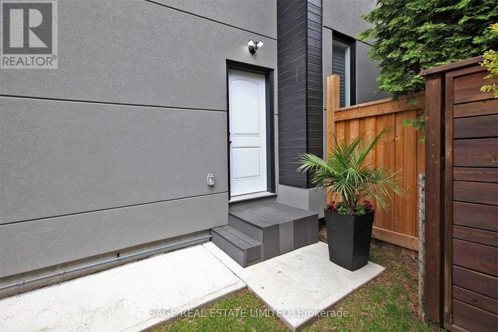 LOWER - 14 FURNIVAL ROAD, Toronto (O'Connor-Parkview) — photo 2