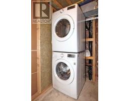 Lower - 14 Furnival Road, Toronto, ON M4B1W2 Photo 8