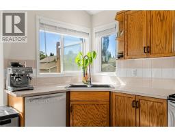 9878 Hidden Valley Drive Nw, Calgary, AB T3A5K4 Photo 12
