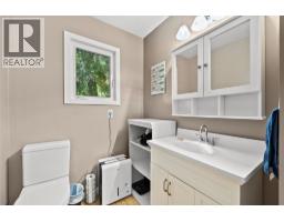 8 Old Town Road, Sicamous, BC V0E2V4 Photo 18