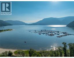Kitchen - 8 Old Town Road, Sicamous, BC V0E2V4 Photo 6