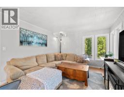 8 Old Town Road, Sicamous, BC V0E2V4 Photo 10