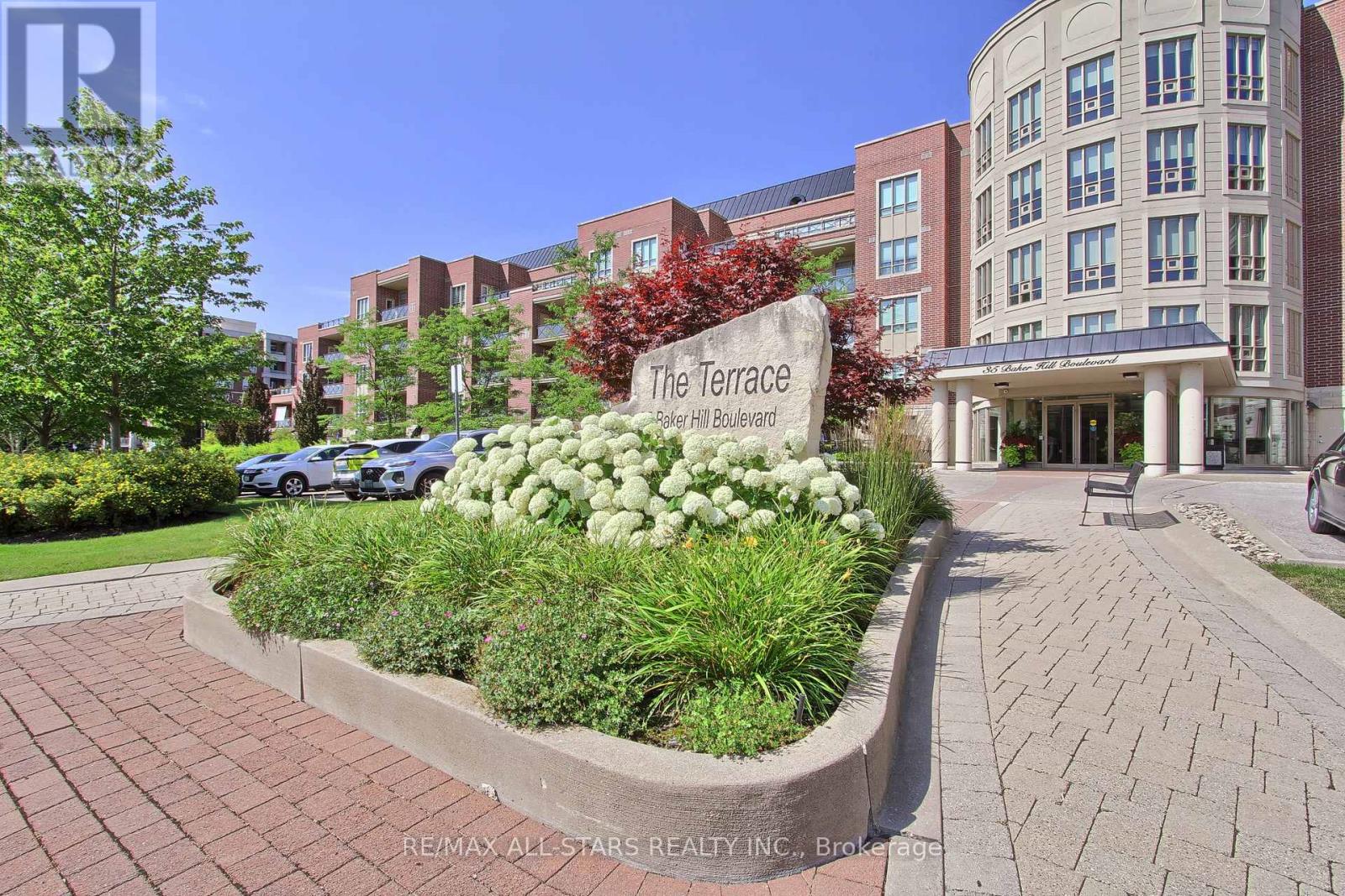 322 - 35 BAKER HILL BOULEVARD, Whitchurch-Stouffville (Stouffville)