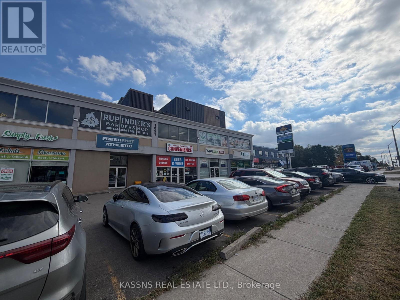 1051 UPPER JAMES STREET, Hamilton (Greeningdon) — photo 4