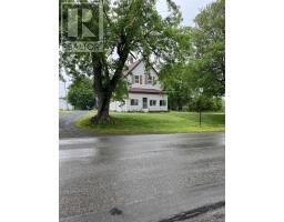 Porch - 2060 Queen Street, Westville, NS B0K2A0 Photo 6