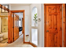 128 Cougar Road N - photo 9