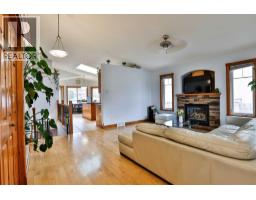 128 Cougar Road N - photo 2