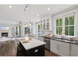 927 163 Street, Surrey, BC V4A9T8 Photo 9