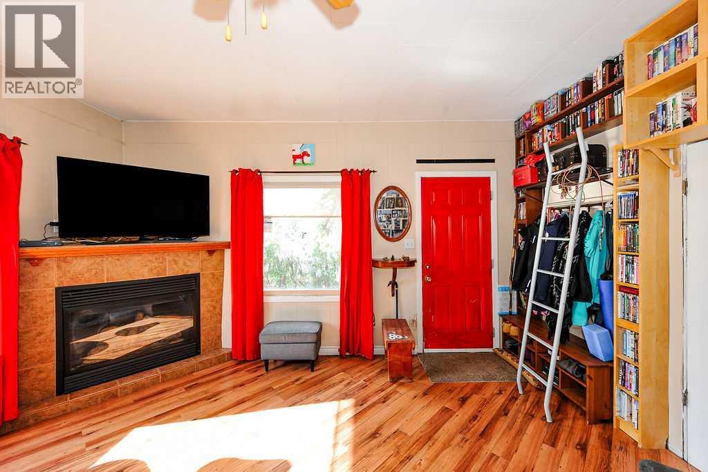 Listing photo – 5201 50 Street, Daysland