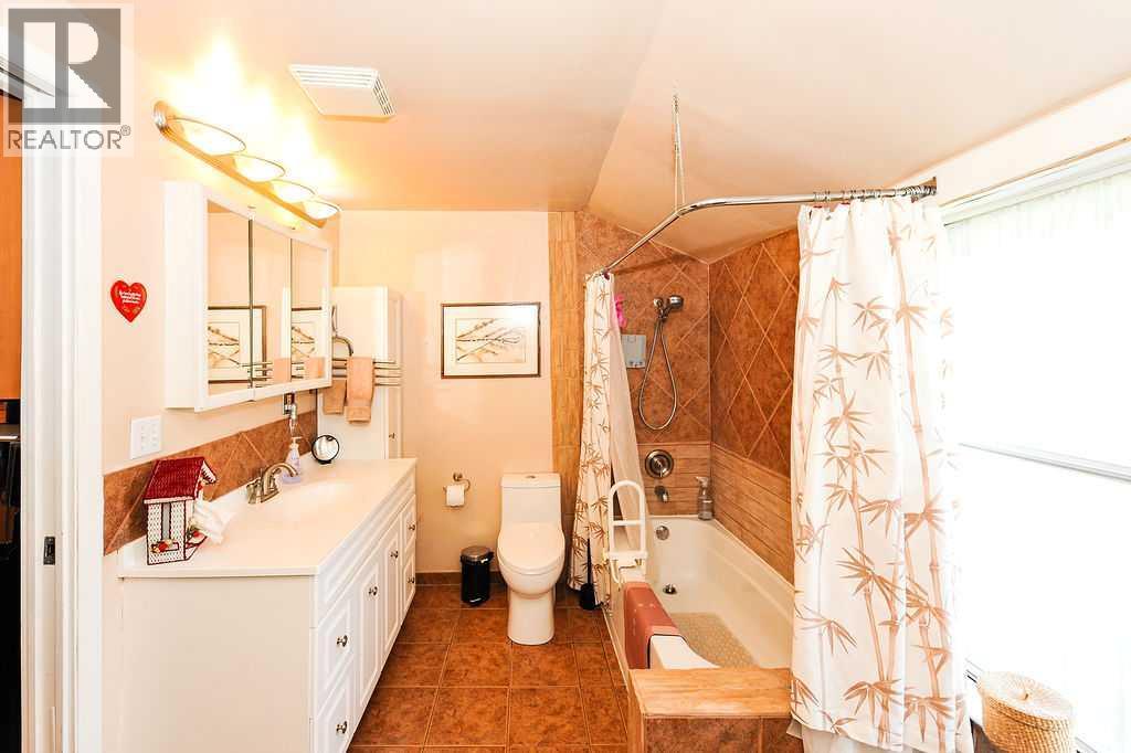 Listing photo – 5201 50 Street, Daysland