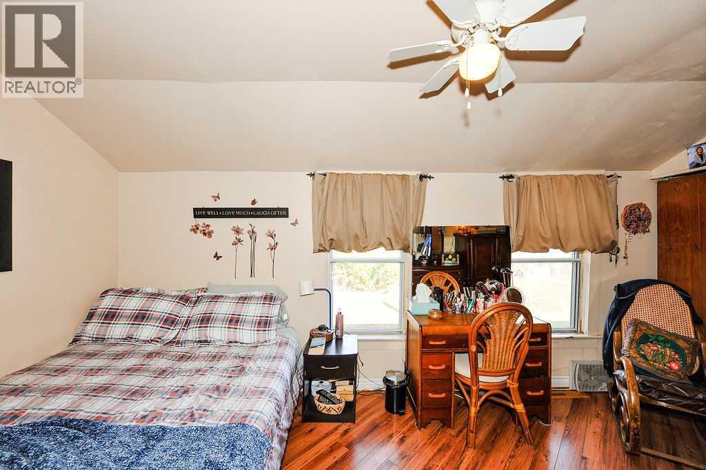 Listing photo – 5201 50 Street, Daysland