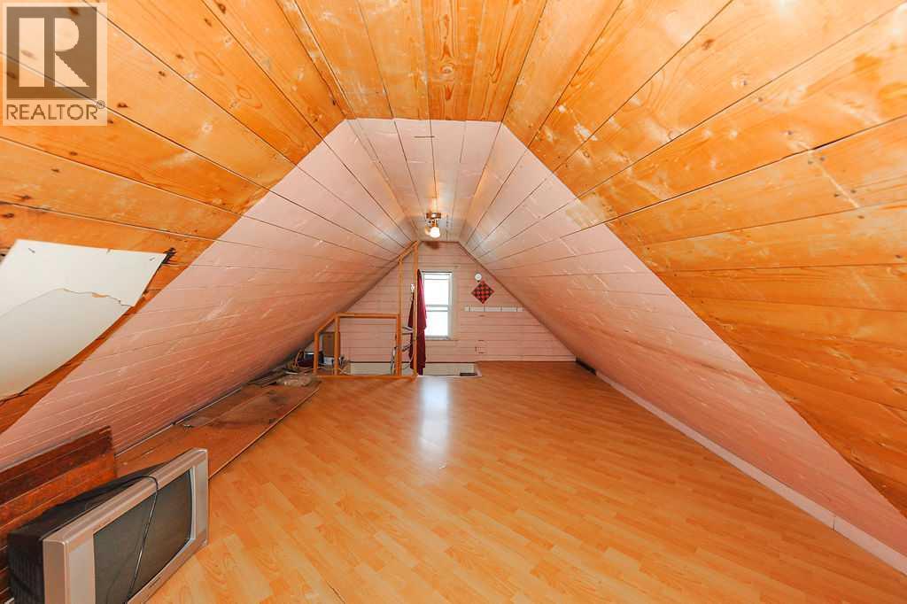 Listing photo – 5201 50 Street, Daysland