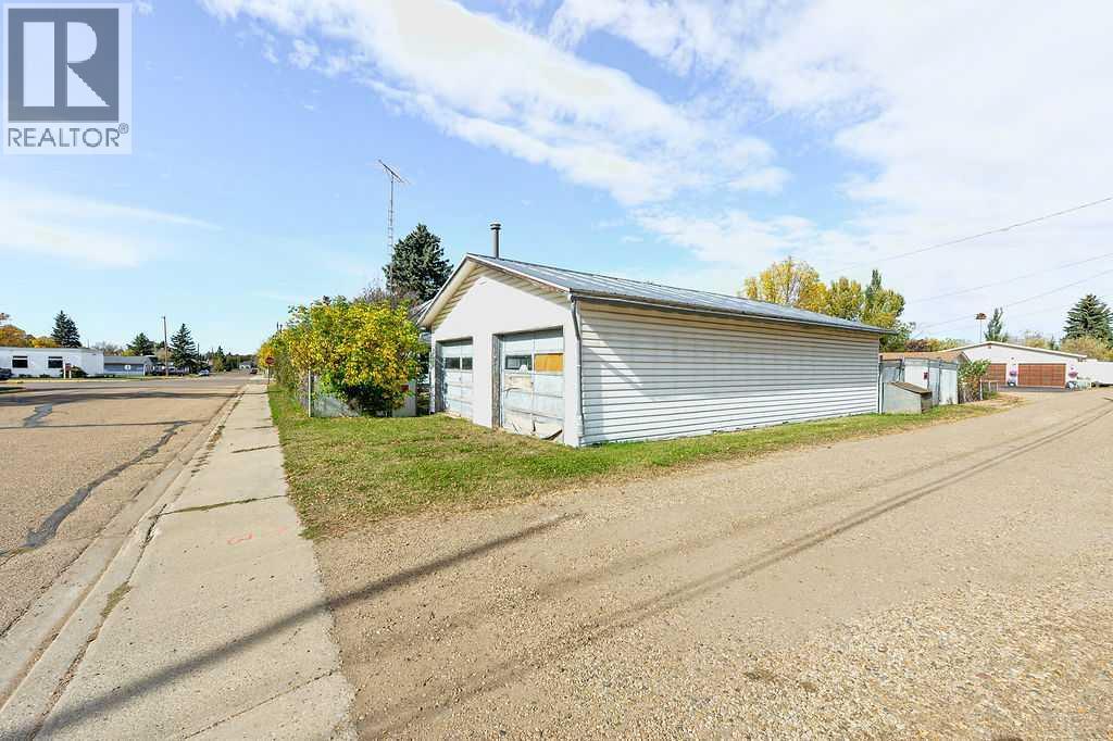 Listing photo – 5201 50 Street, Daysland