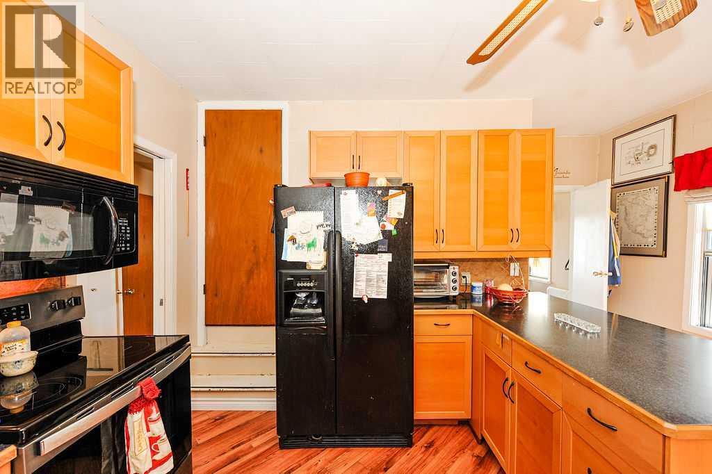 Listing photo – 5201 50 Street, Daysland