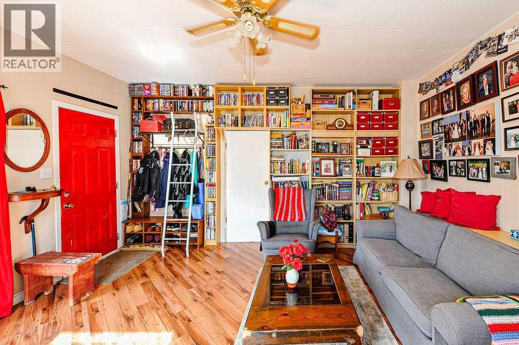Listing photo – 5201 50 Street, Daysland