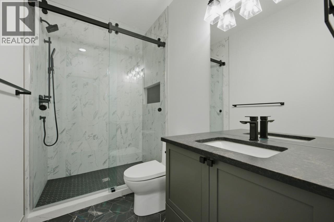 749 Carleton Street - 45