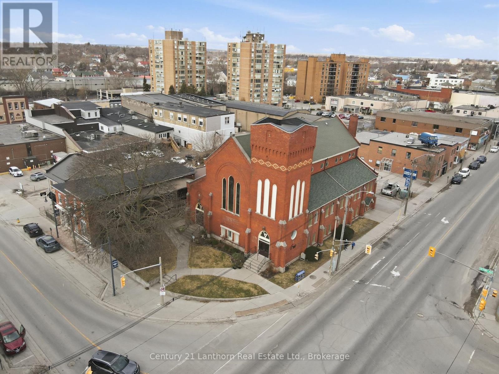 34 VICTORIA AVENUE