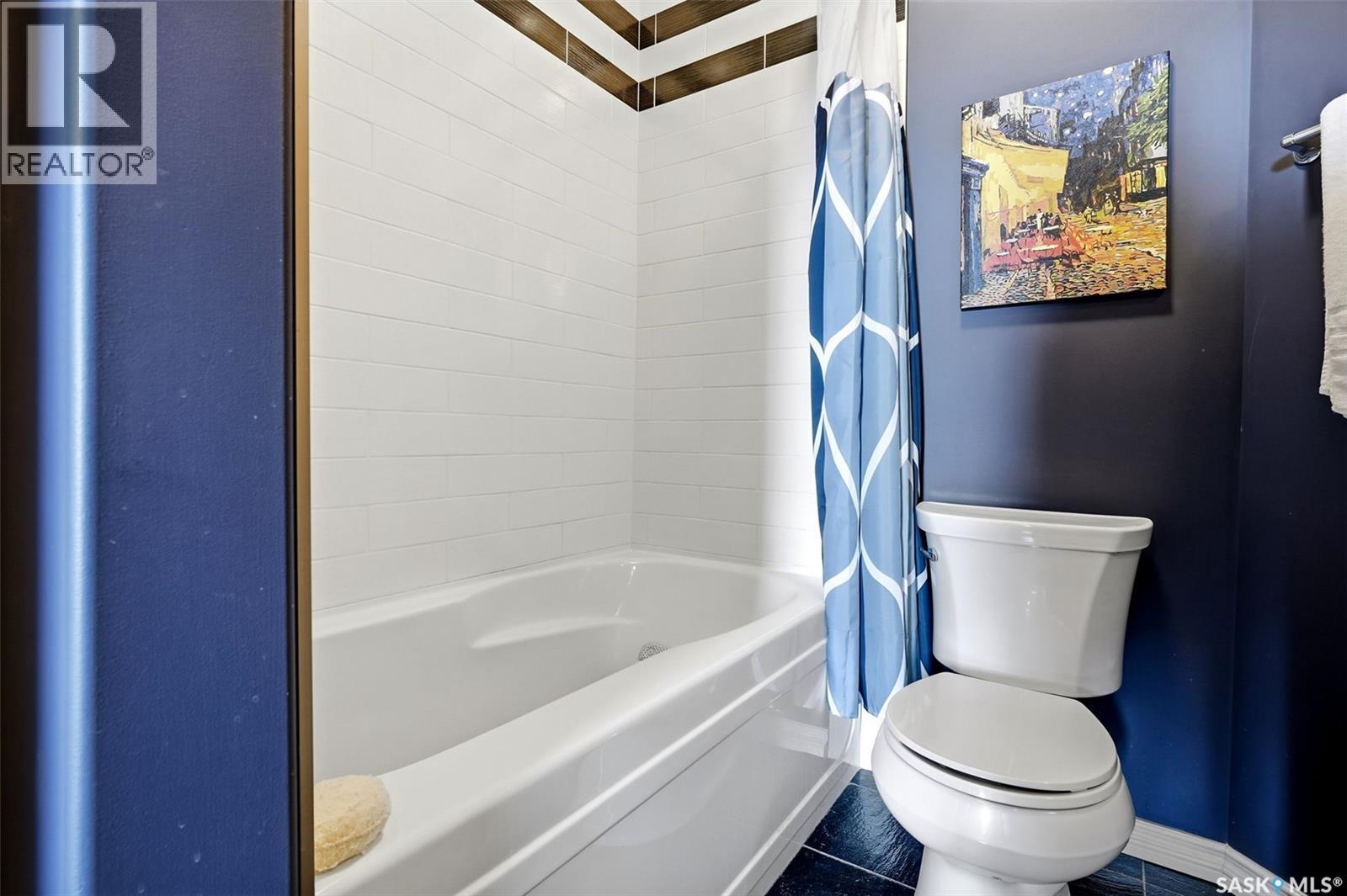 #805 1901 Victoria AVENUE - 30