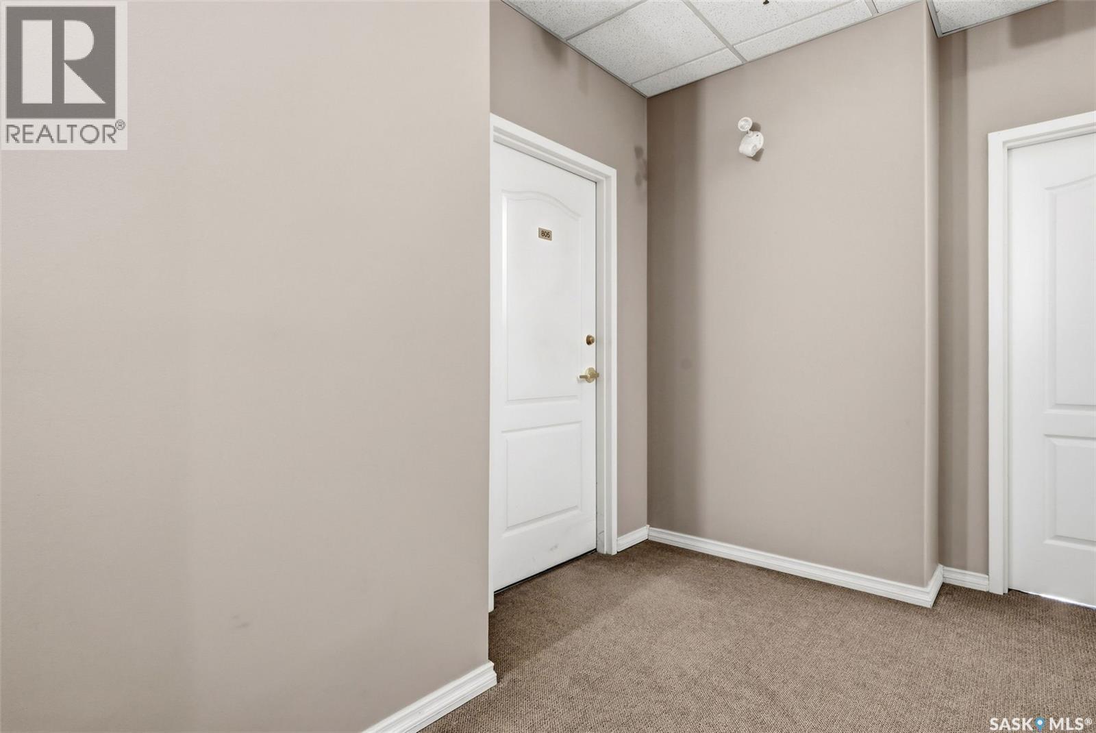 #805 1901 Victoria AVENUE - 4