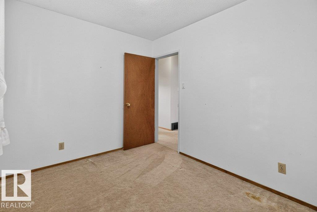 11407 51 AV NW - 16