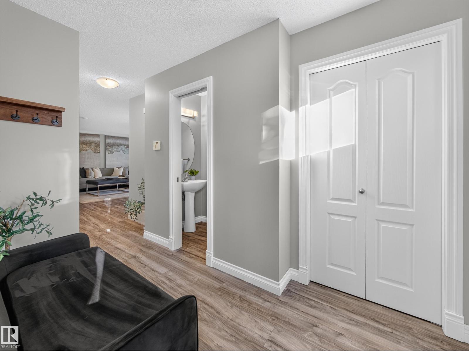 #44 12050 17 AV SW - 11