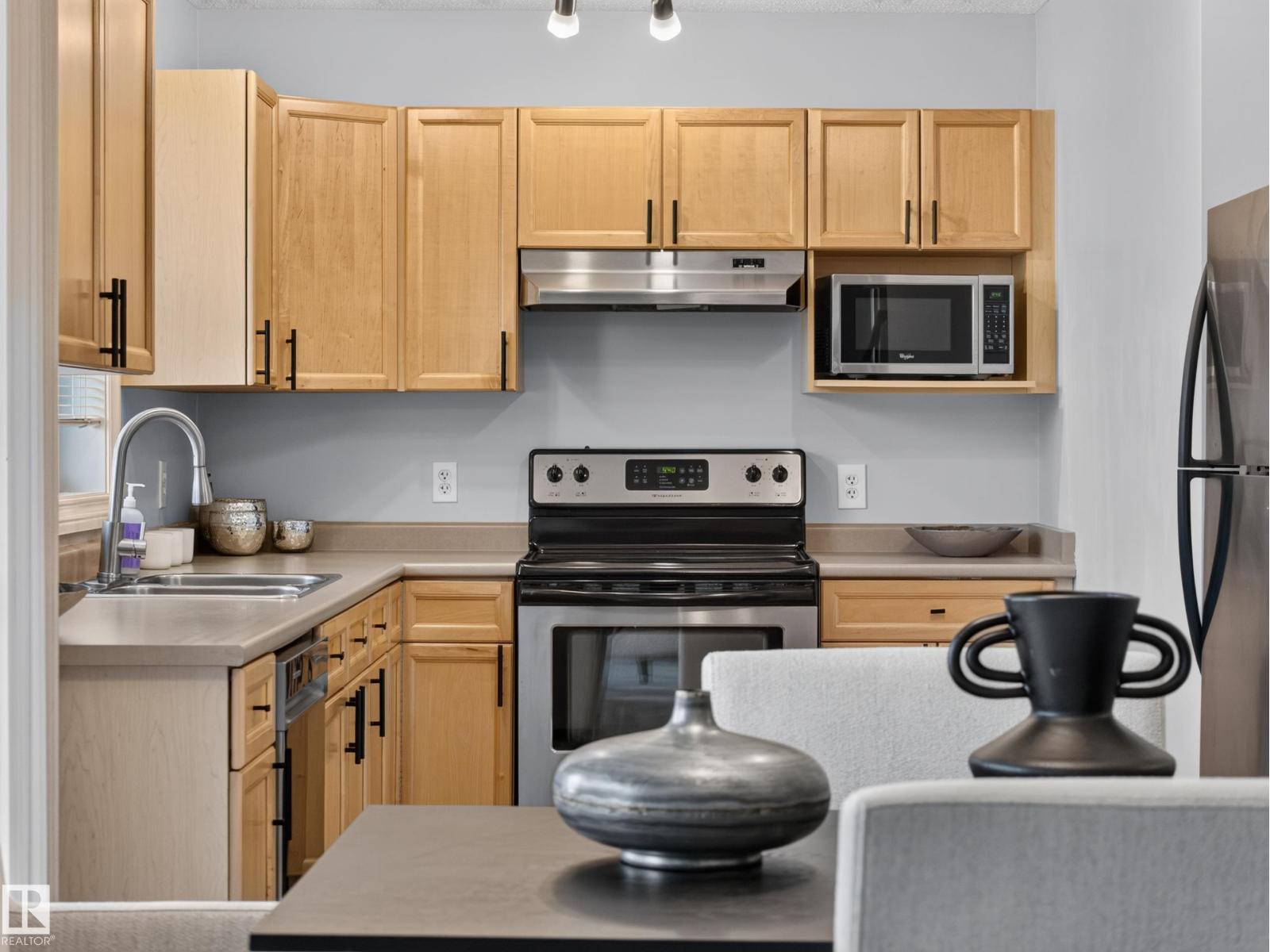 #44 12050 17 AV SW - Image 34