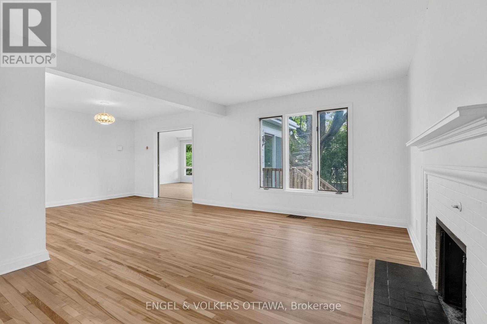 35 BEDFORD CRESCENT - 11