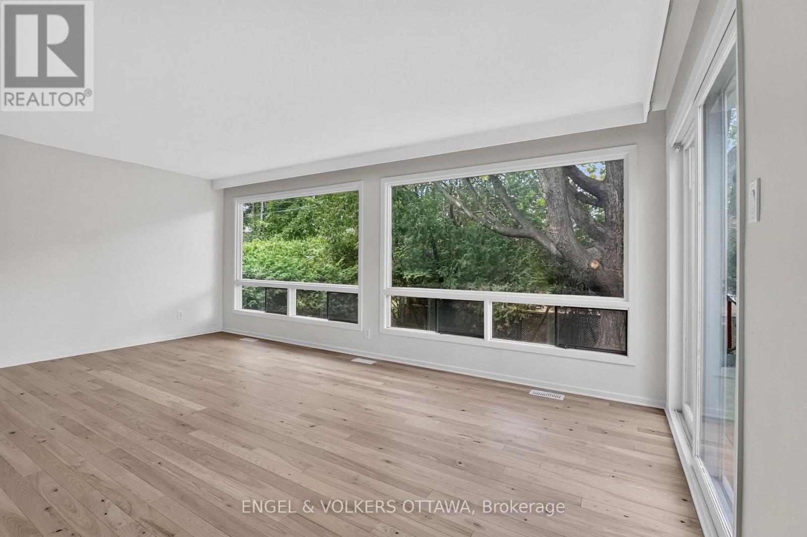 35 BEDFORD CRESCENT - 25