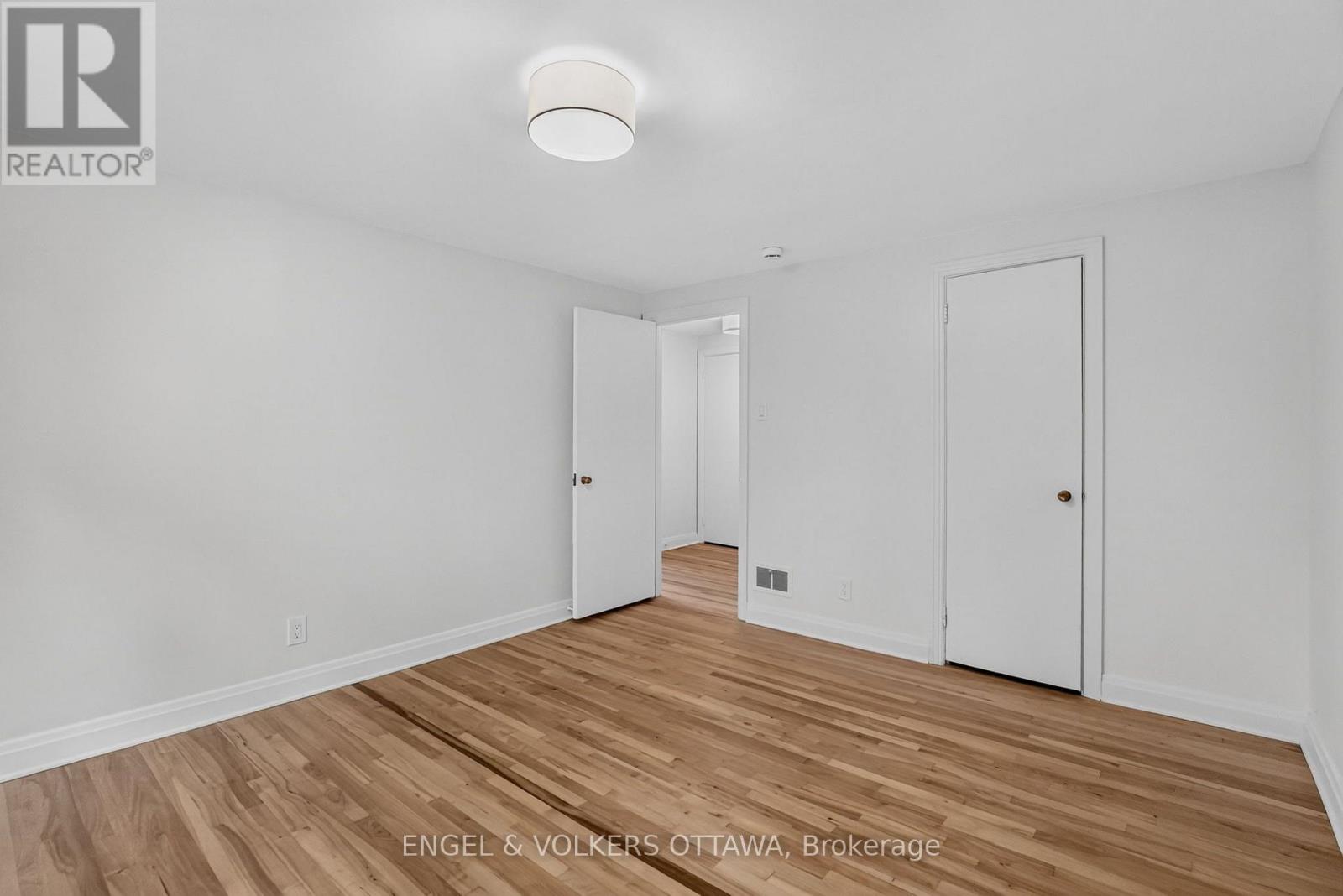 35 BEDFORD CRESCENT - Image 33